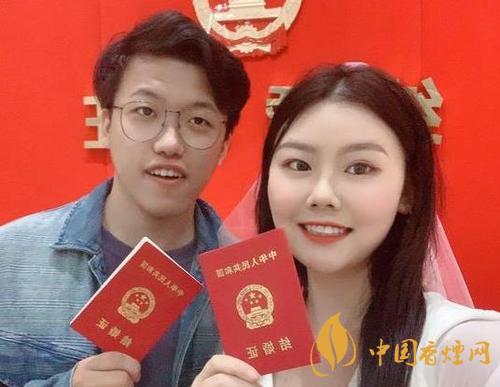 90后同名同姓情侶領(lǐng)證結(jié)婚 太有夫妻緣了！